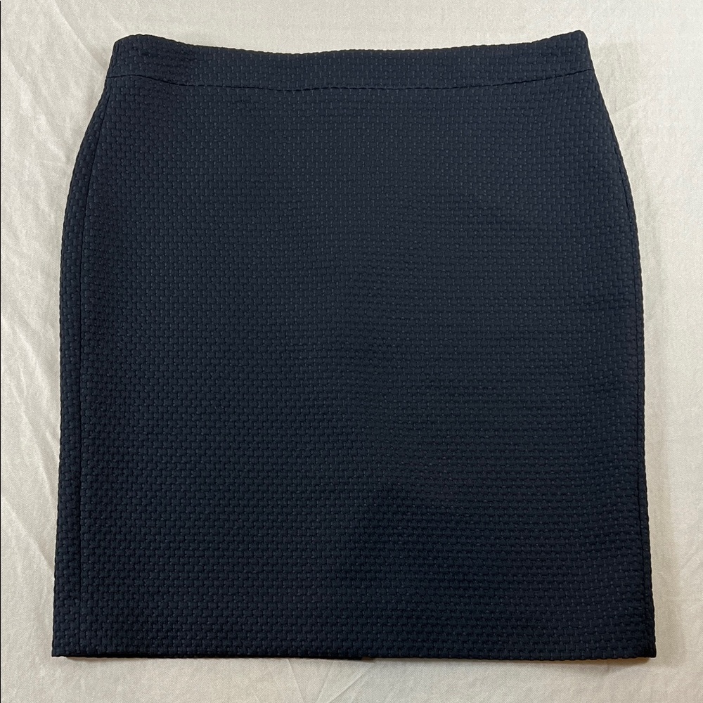 J. CREW No. 2 Pencil Skirt Textured Navy Blue Classic Matelassé Fabric Size 16